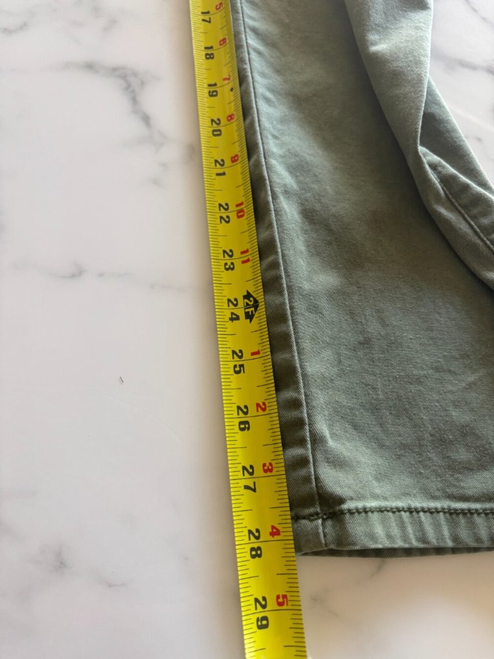CAbi Sage Green Skinny Cargo Pants Exposed Button Fly Size 6 - Picture 9 of 10